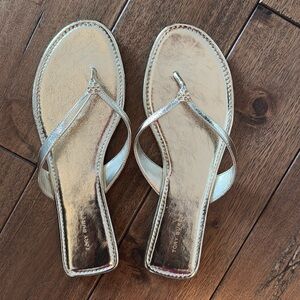 Tory Burch size 9 classic gold flip flop